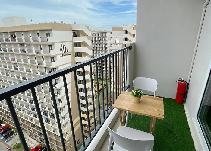 Apartment Near Airport With Balcony Condo *